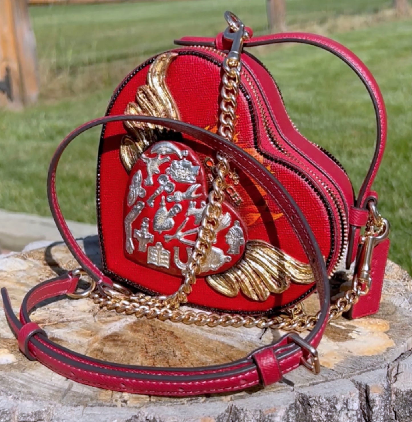 Milagro Heart Crossbody