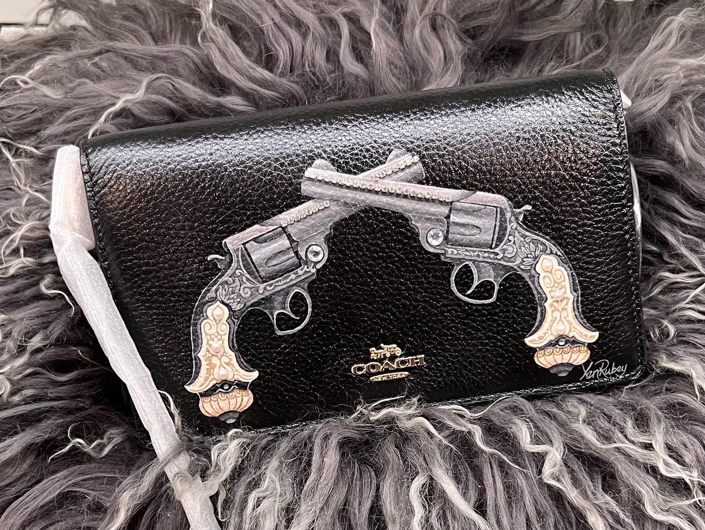 Smokin' Guns